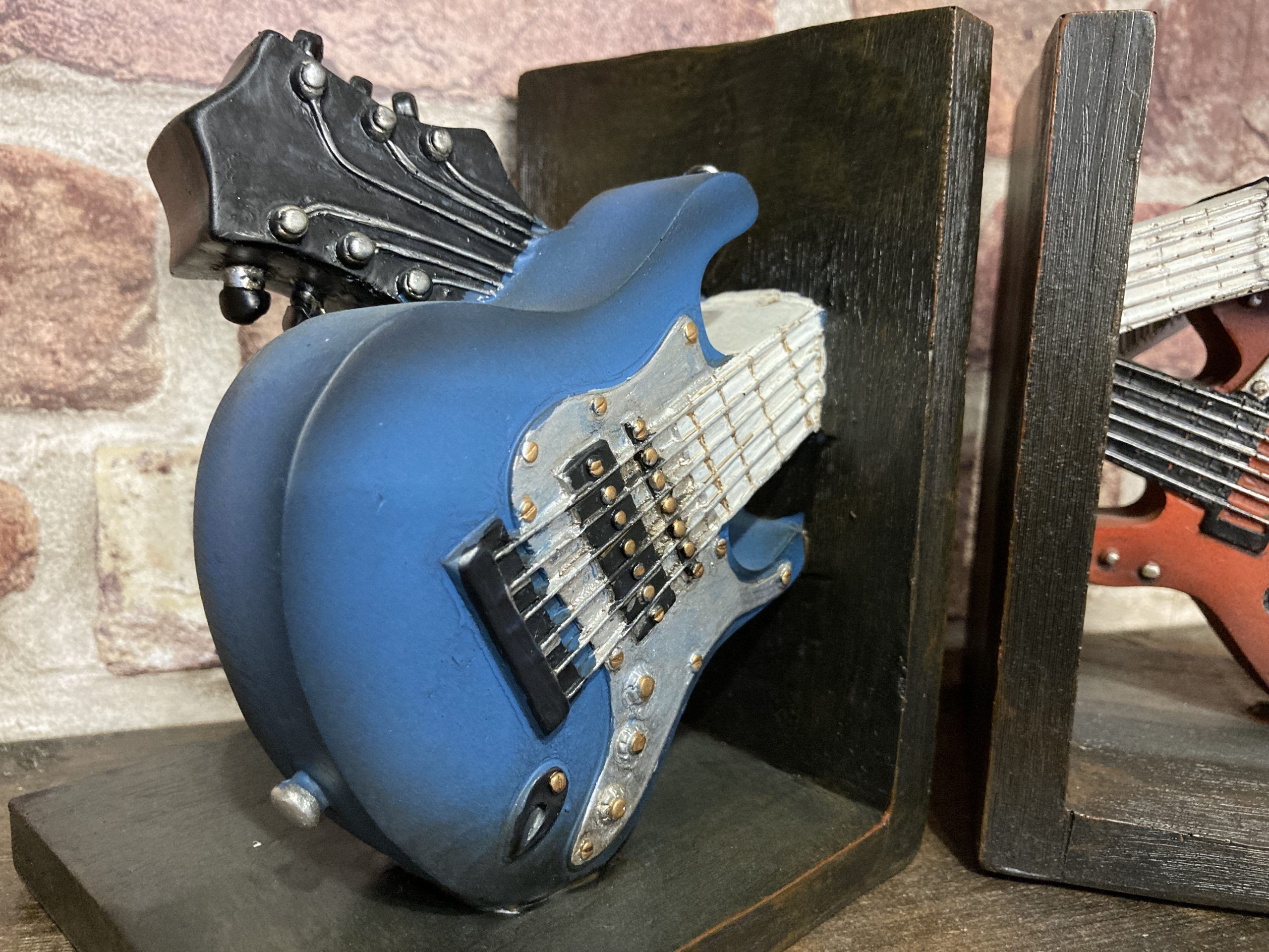 Shelf Tidy / Bookends Electric Guitars pair - Image 3