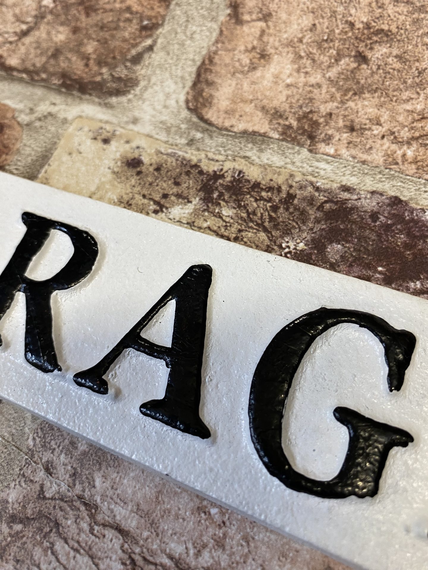 Cast Iron Esso Garage Arrow Wall Sign/Plaque - Image 4