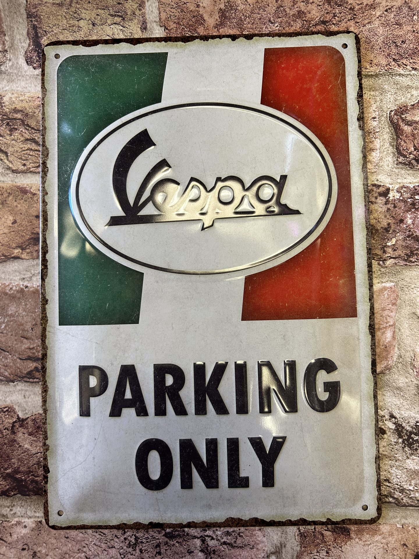 Nostalgic-Art Retro Vespa Metaal Bord - 'Parking Only Italian' 20x30 Cm, Officieel Gelicentieerd Cadeau Voor Scooterliefhebbers