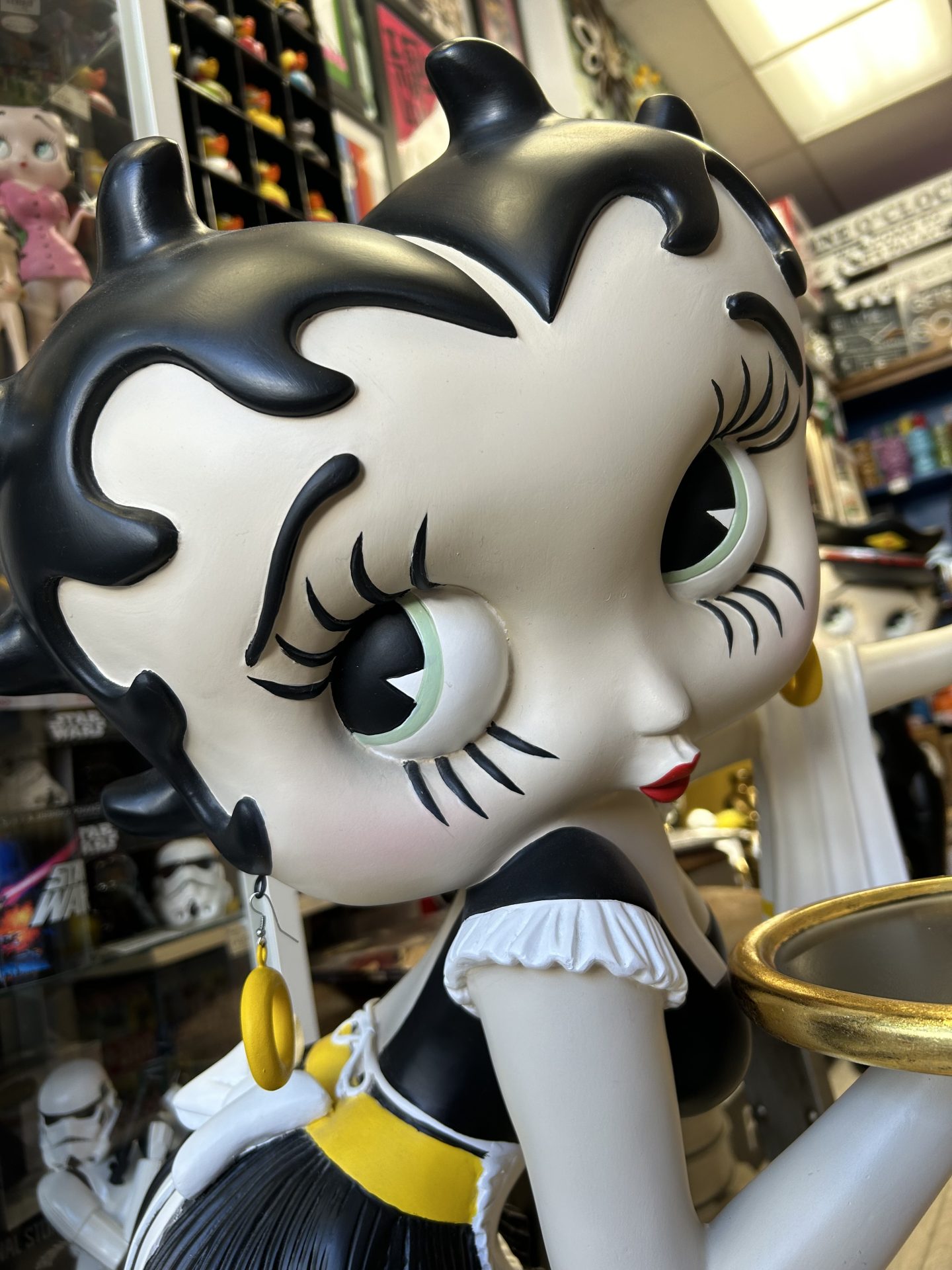Betty Boop Waitress with Tray Display size figure 3ft (96cm) - Image 2