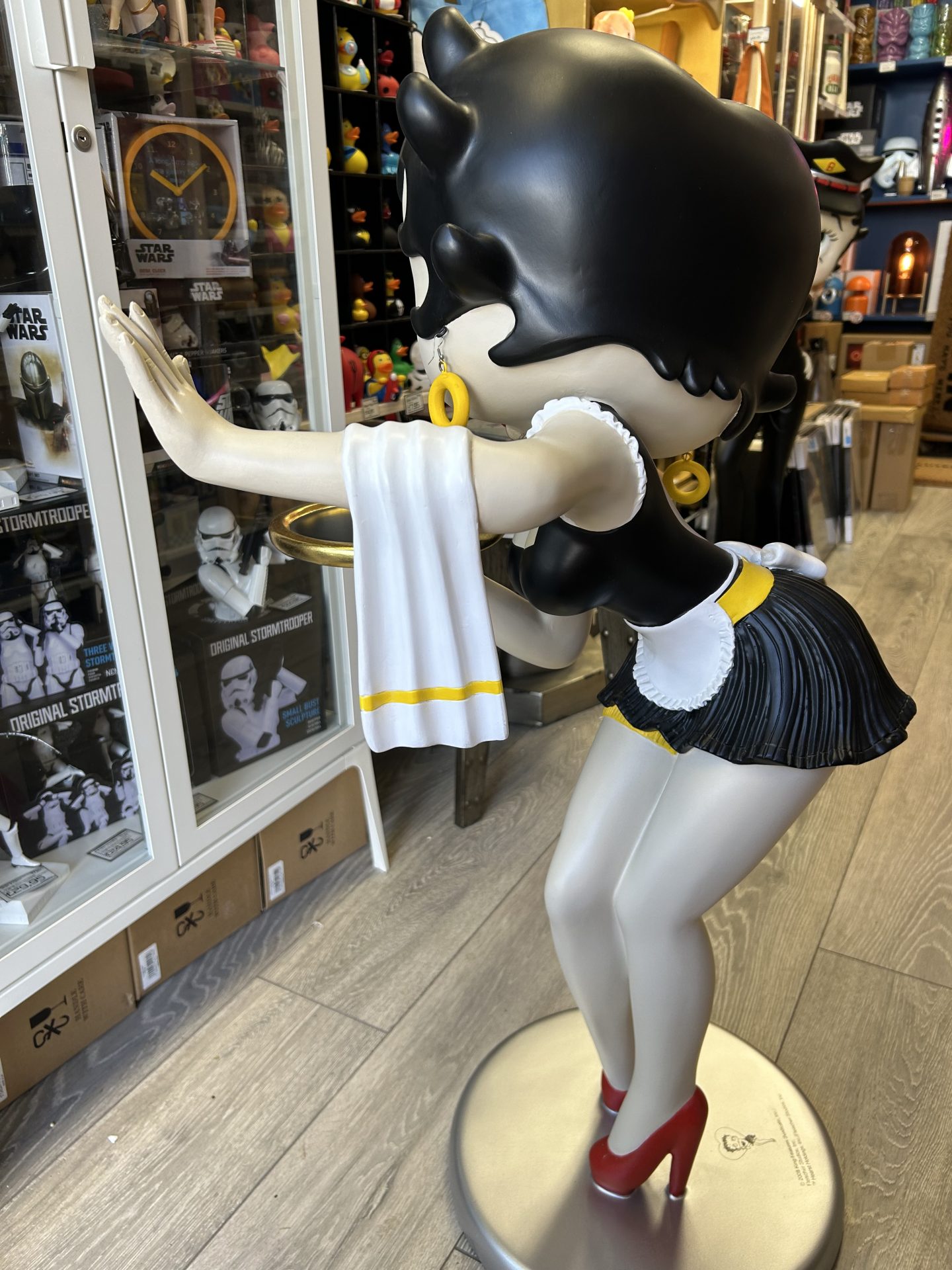 Betty Boop Waitress with Tray Display size figure 3ft (96cm) - Image 6