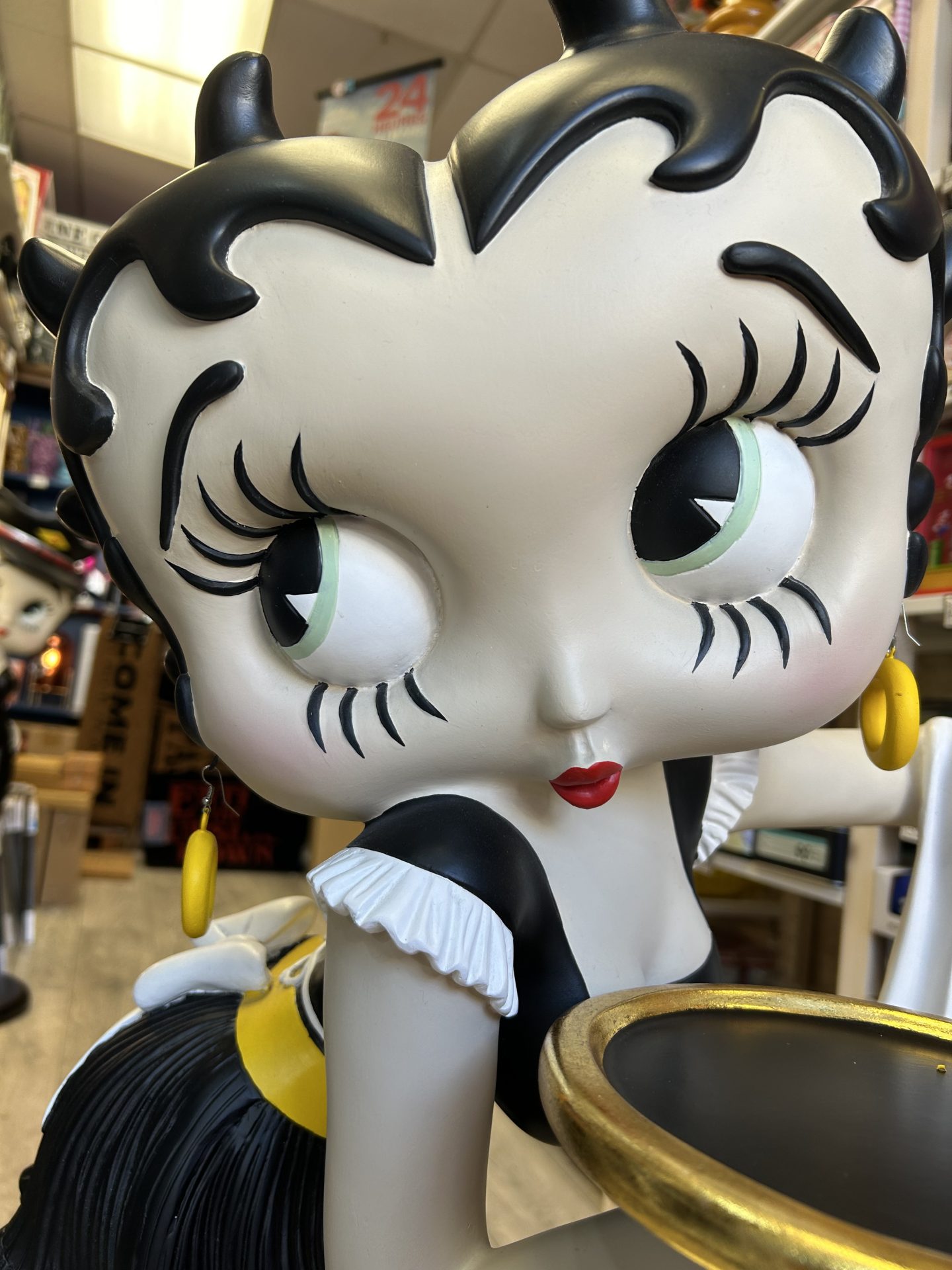 Betty Boop Waitress with Tray Display size figure 3ft (96cm) - Image 7