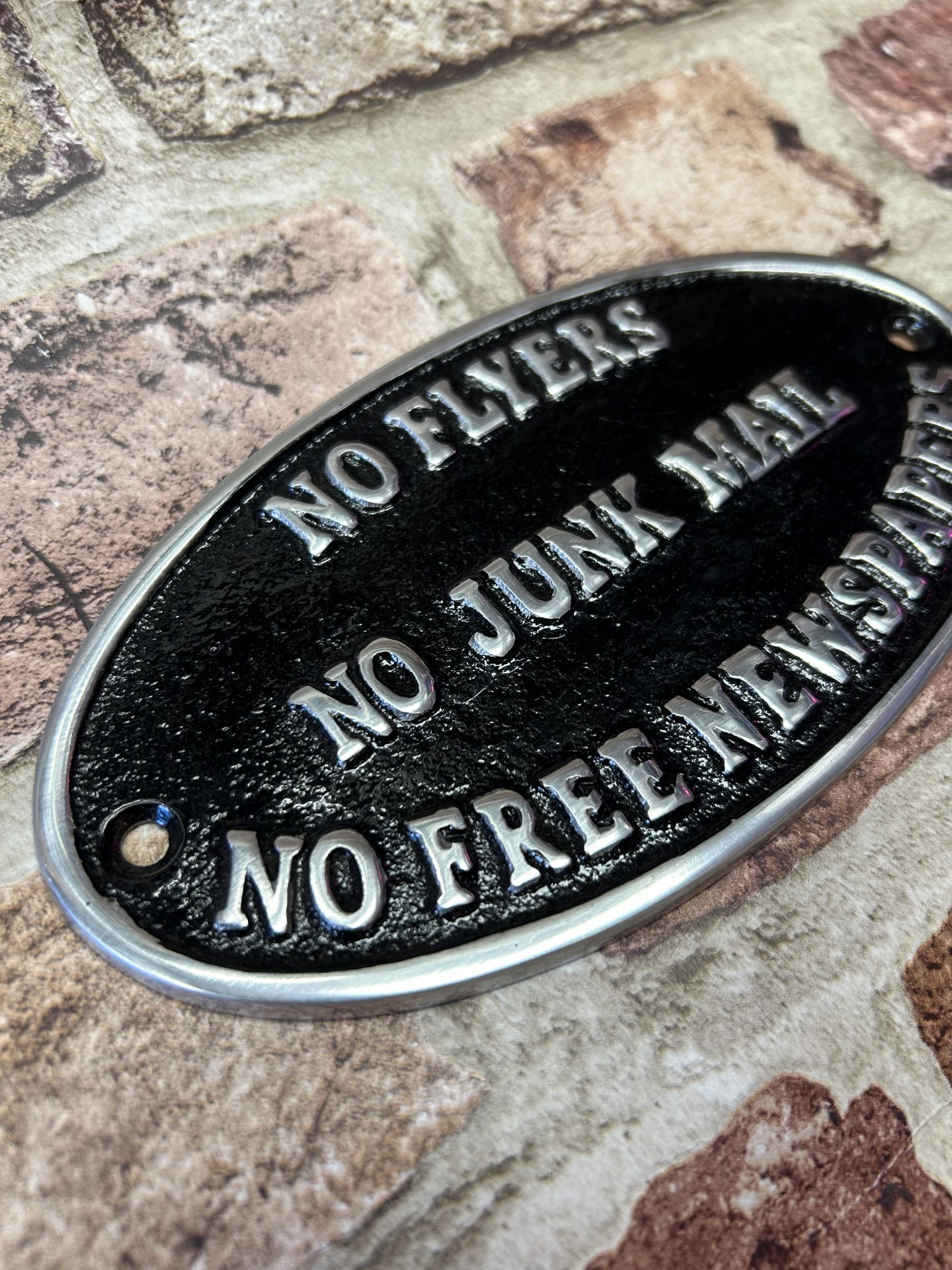 No Flyers, No Junk Mail, No Free Newspapers Polished Aluminium Wall Plaque / Sign - Image 2