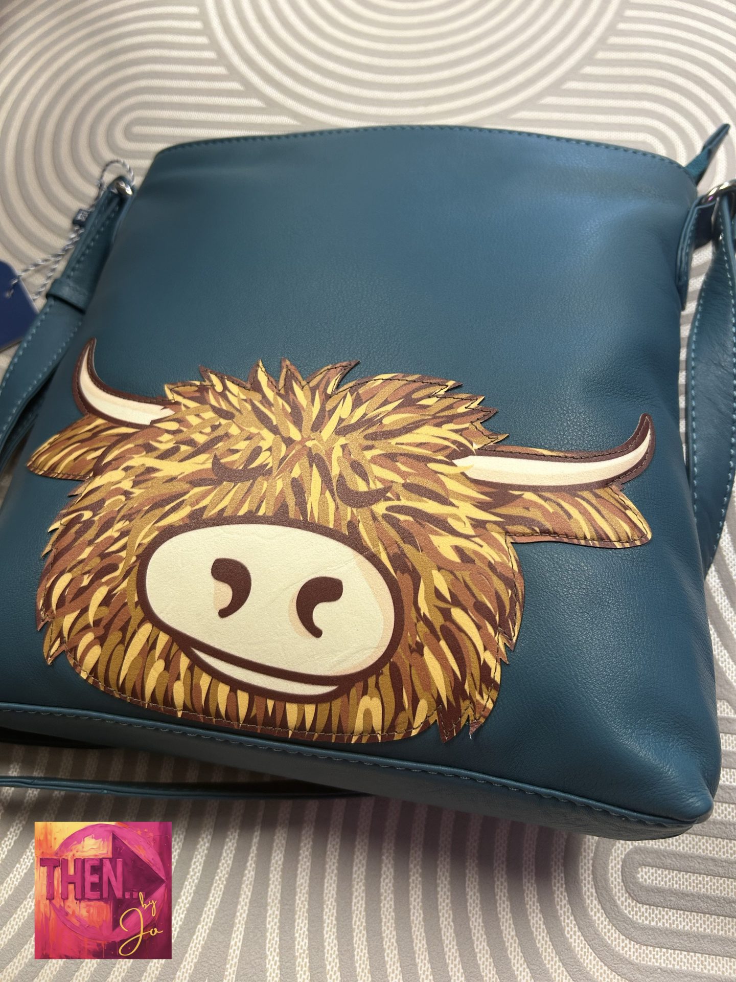Bella's Head Cross Body Bag Green - Image 6