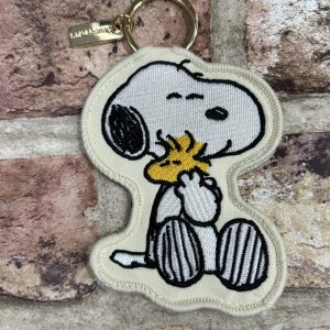 Peanuts Hug Woven Charm Keyring