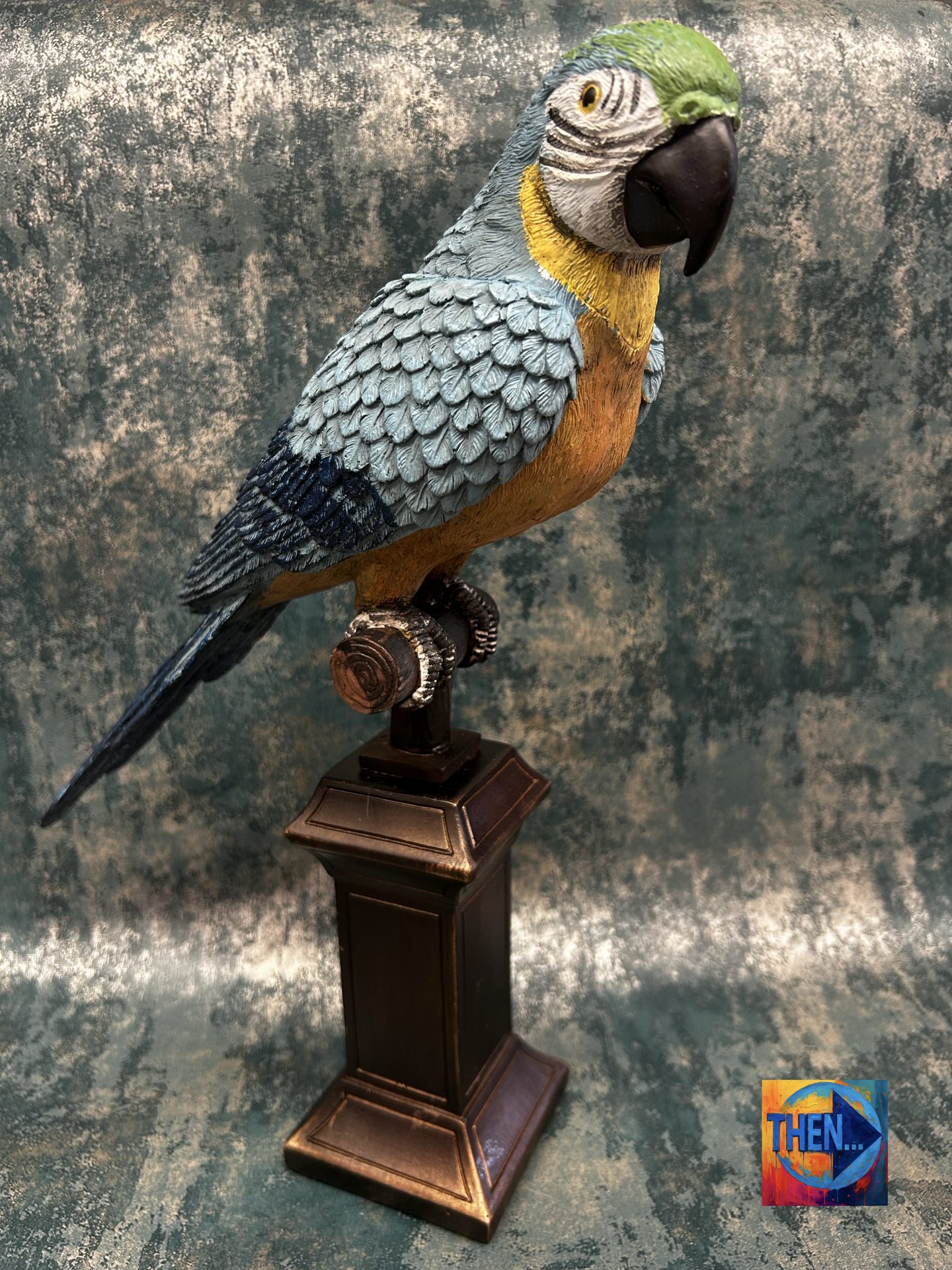 Macaw The Parrot Decorative Ornament