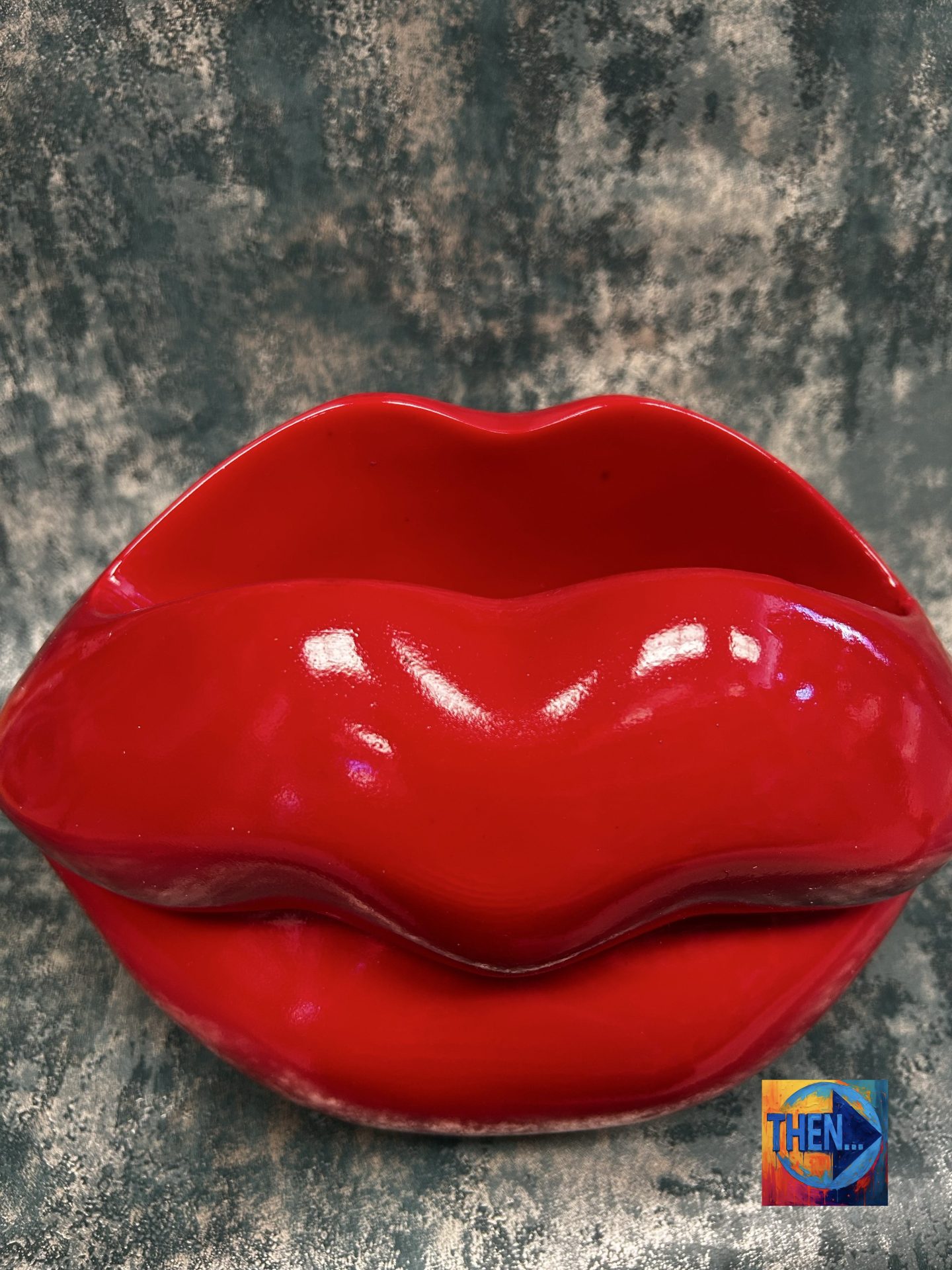 Red Lips Planter/Ornament - Image 3